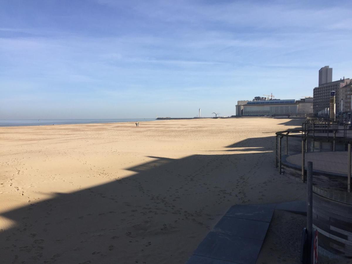 Rustig Appartement Met Zeezicht Dicht Bij Het Centrum Ostende Exterior foto